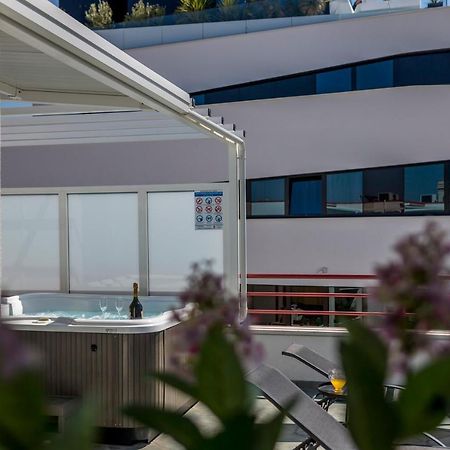 Apartament Seaside Penthouse With Hot Tub Sky Living Split Zewnętrze zdjęcie