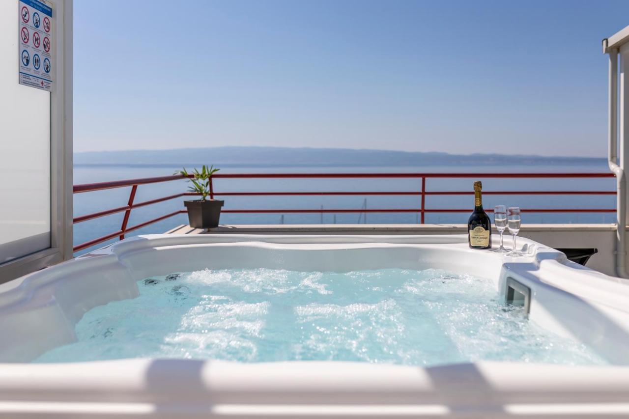 Apartament Seaside Penthouse With Hot Tub Sky Living Split Zewnętrze zdjęcie