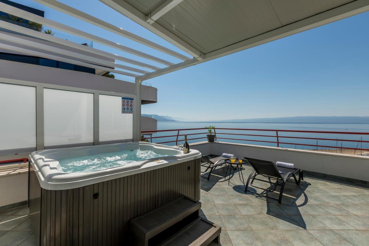 Apartament Seaside Penthouse With Hot Tub Sky Living Split Zewnętrze zdjęcie
