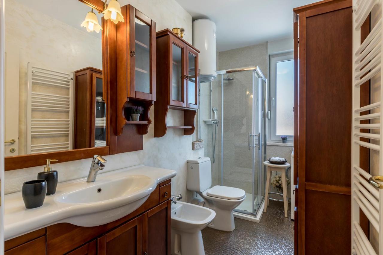 Apartament Seaside Penthouse With Hot Tub Sky Living Split Zewnętrze zdjęcie