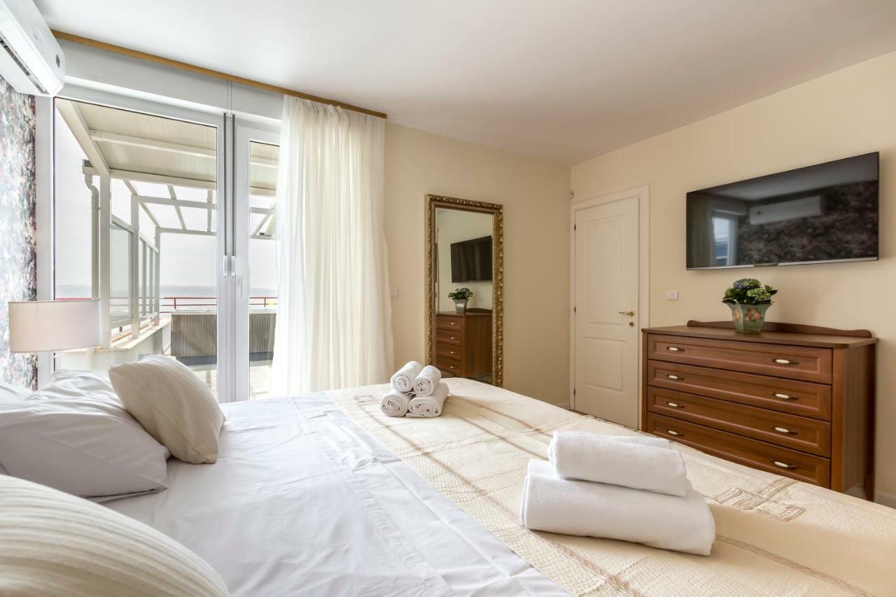 Apartament Seaside Penthouse With Hot Tub Sky Living Split Zewnętrze zdjęcie
