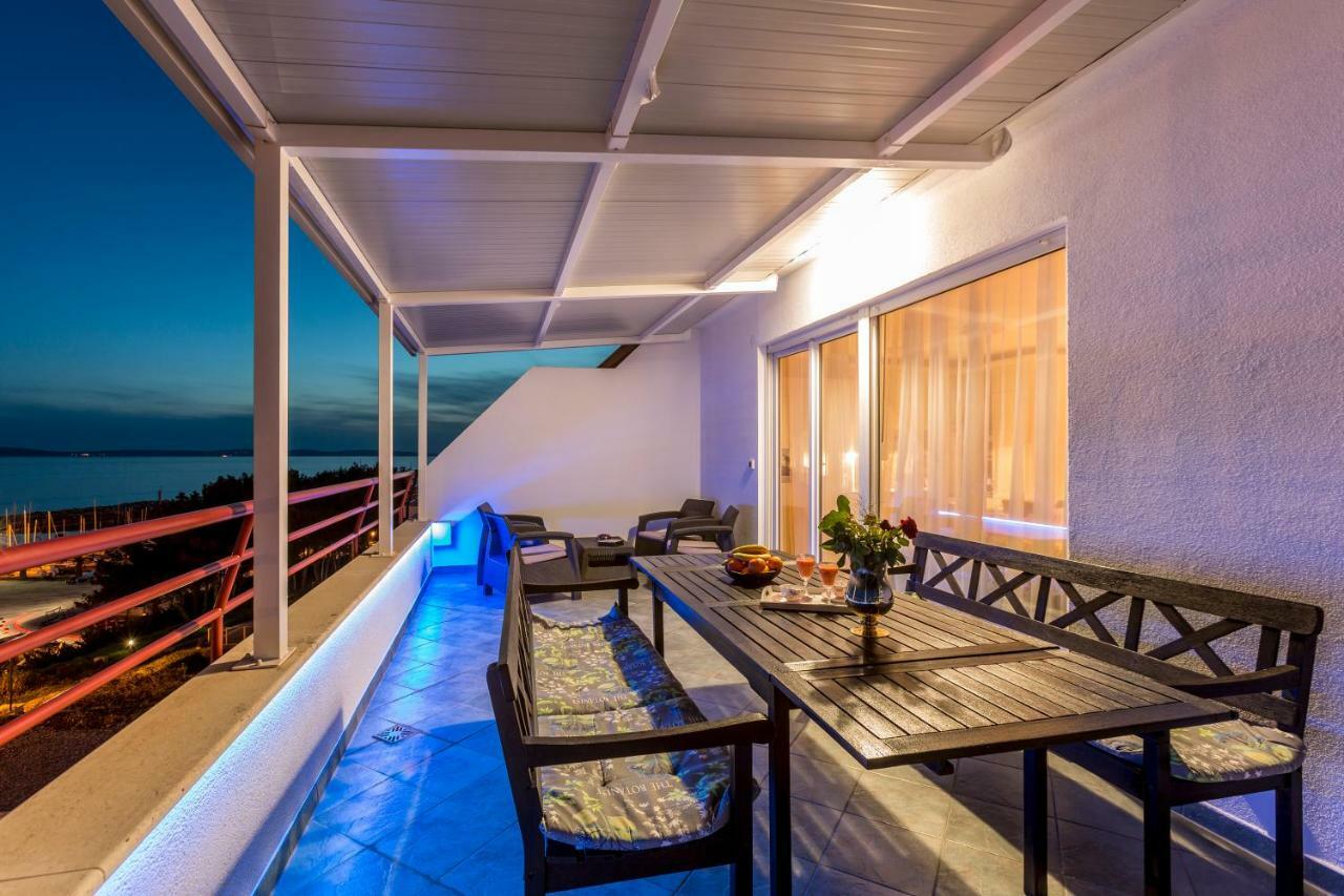 Apartament Seaside Penthouse With Hot Tub Sky Living Split Zewnętrze zdjęcie