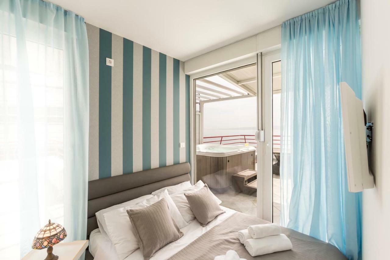 Apartament Seaside Penthouse With Hot Tub Sky Living Split Zewnętrze zdjęcie