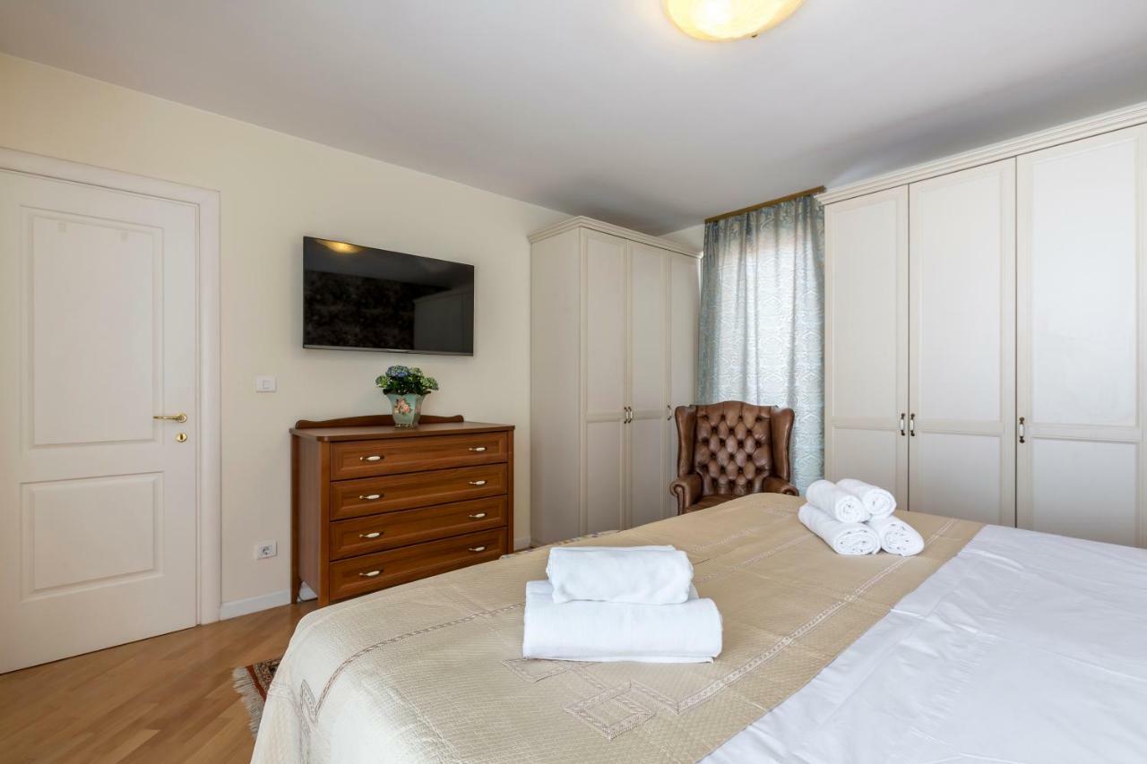 Apartament Seaside Penthouse With Hot Tub Sky Living Split Zewnętrze zdjęcie