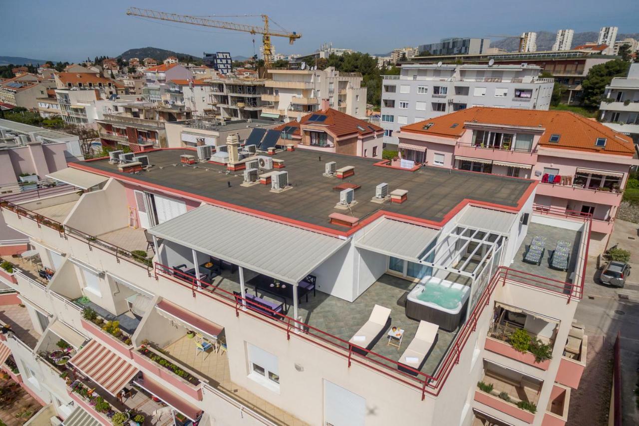 Apartament Seaside Penthouse With Hot Tub Sky Living Split Zewnętrze zdjęcie
