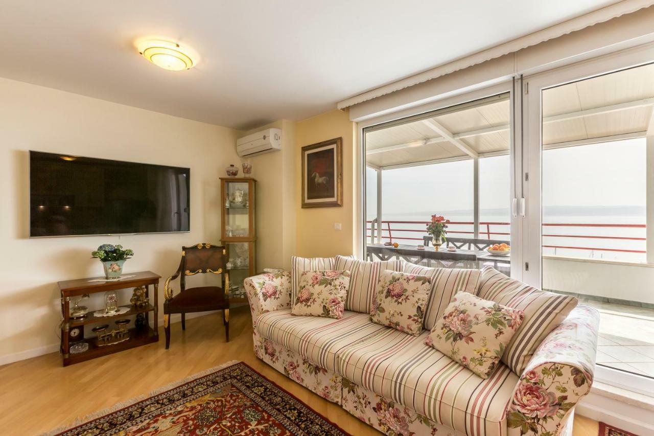Apartament Seaside Penthouse With Hot Tub Sky Living Split Zewnętrze zdjęcie