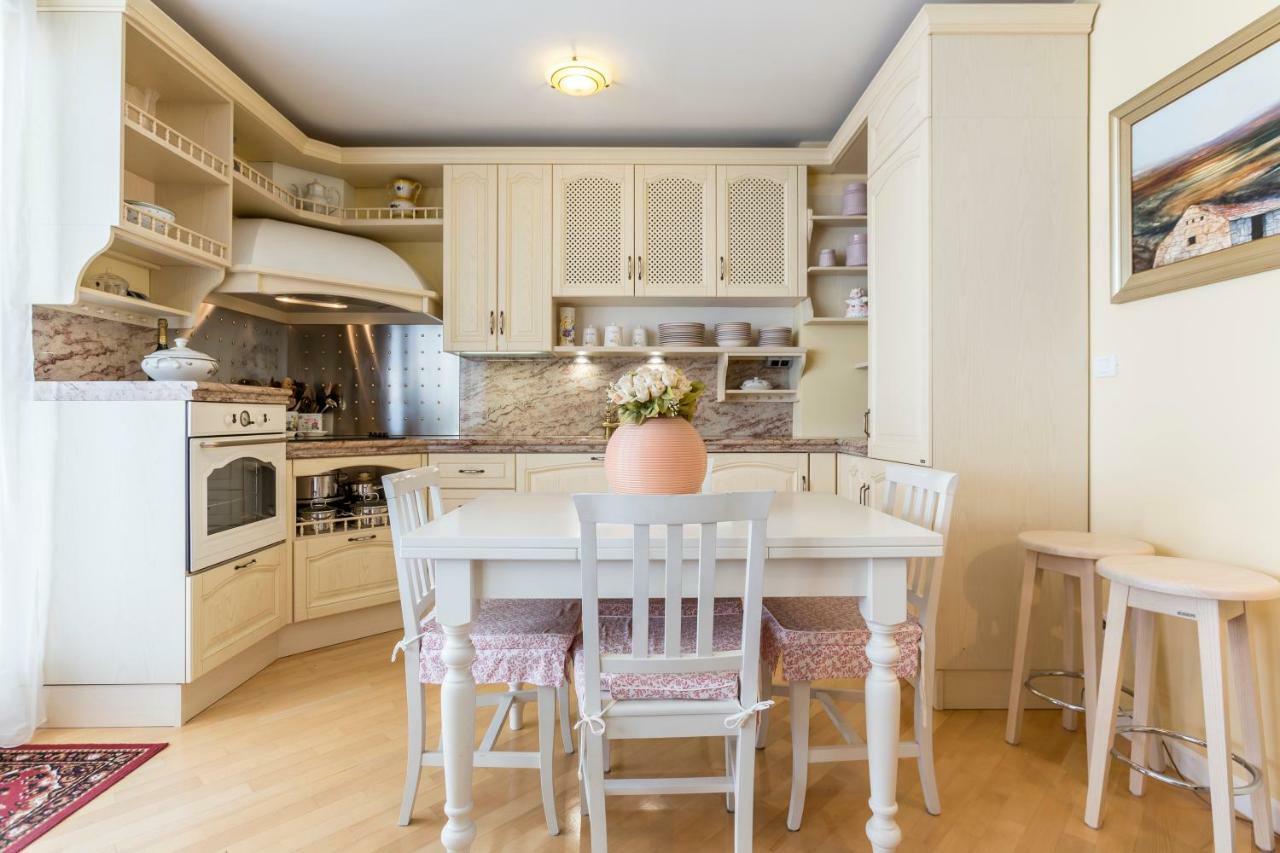 Apartament Seaside Penthouse With Hot Tub Sky Living Split Zewnętrze zdjęcie